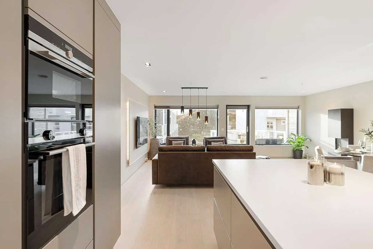 Home Window Repair: Fix & Save Energy